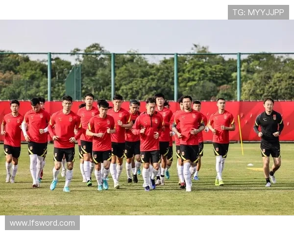 中国男足新帅亮相备战世预赛球员集训全面启动冲击晋级形势引关注